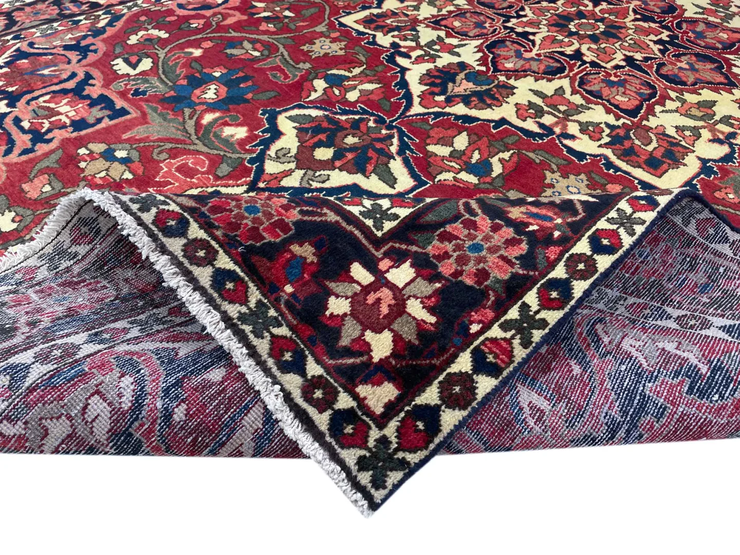 Perserteppich Bakhtiar 335 x 208 cm Wolle handgeknüpft