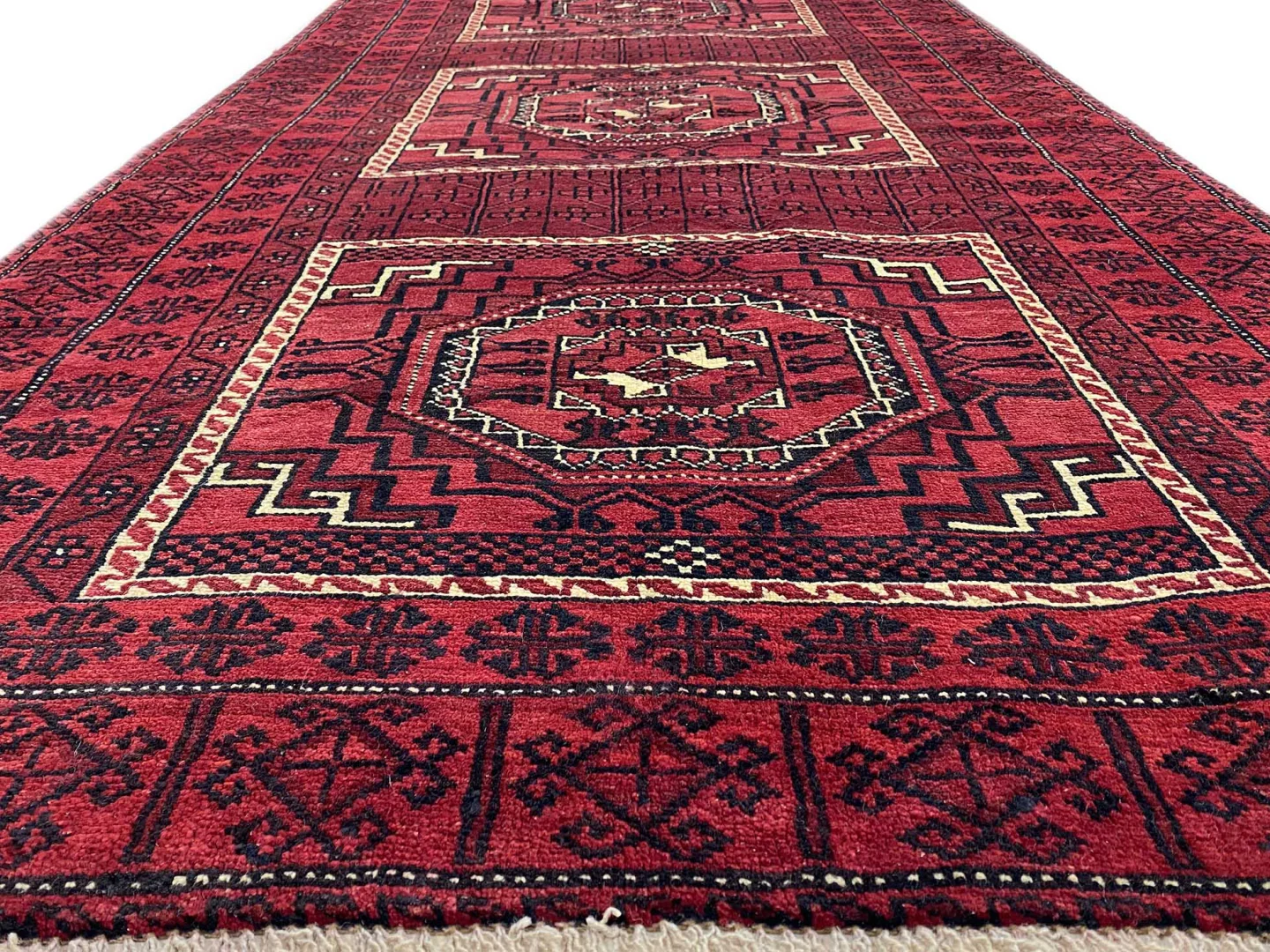 belutsch-teppich-247-x-126-cm-knotendichte-120000-250000-knoten-m-1-4 Perserteppich Balutschistan 247 x 126 cm handgeknüpft