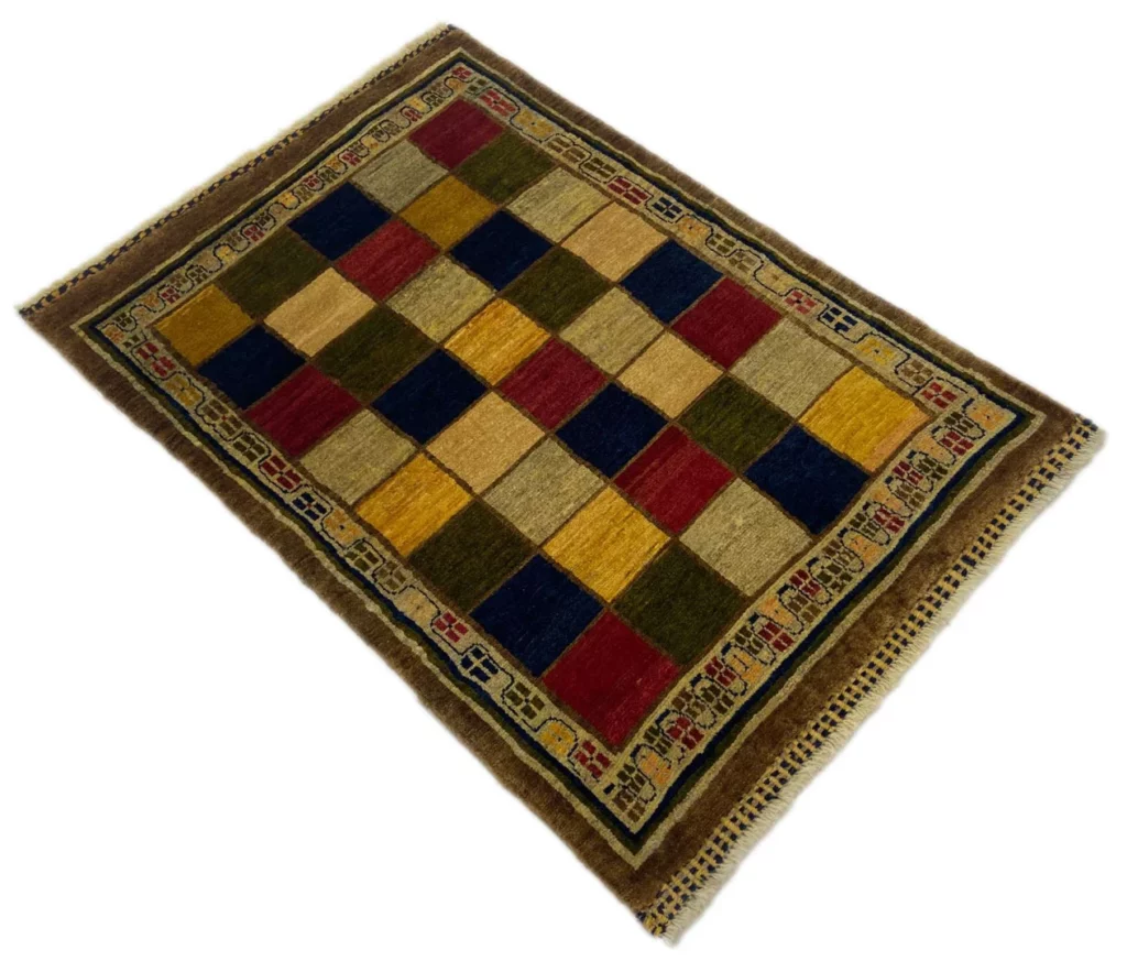 gabbeh-145-x-105-cm-gabbeh-shuli-ausgefallene-muster-auf-glanzvoller-2 Perserteppich Fars 145 x 105 cm Wolle handgeknüpft