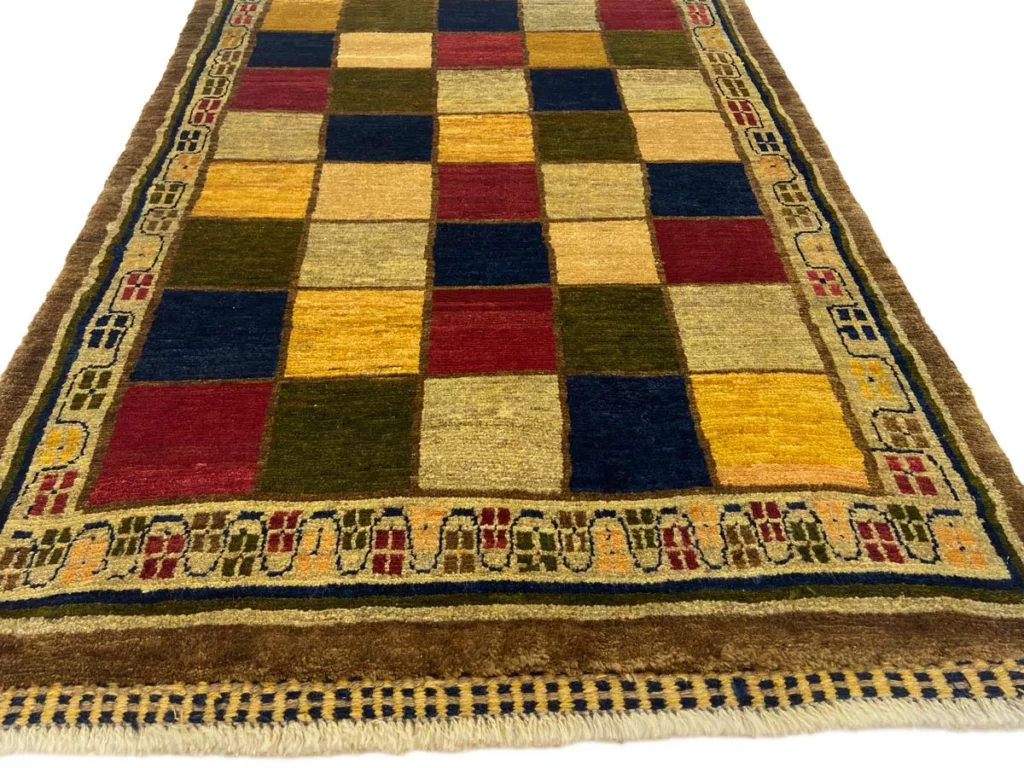 gabbeh-145-x-105-cm-gabbeh-shuli-ausgefallene-muster-auf-glanzvoller-4 Perserteppich Fars 145 x 105 cm Wolle handgeknüpft