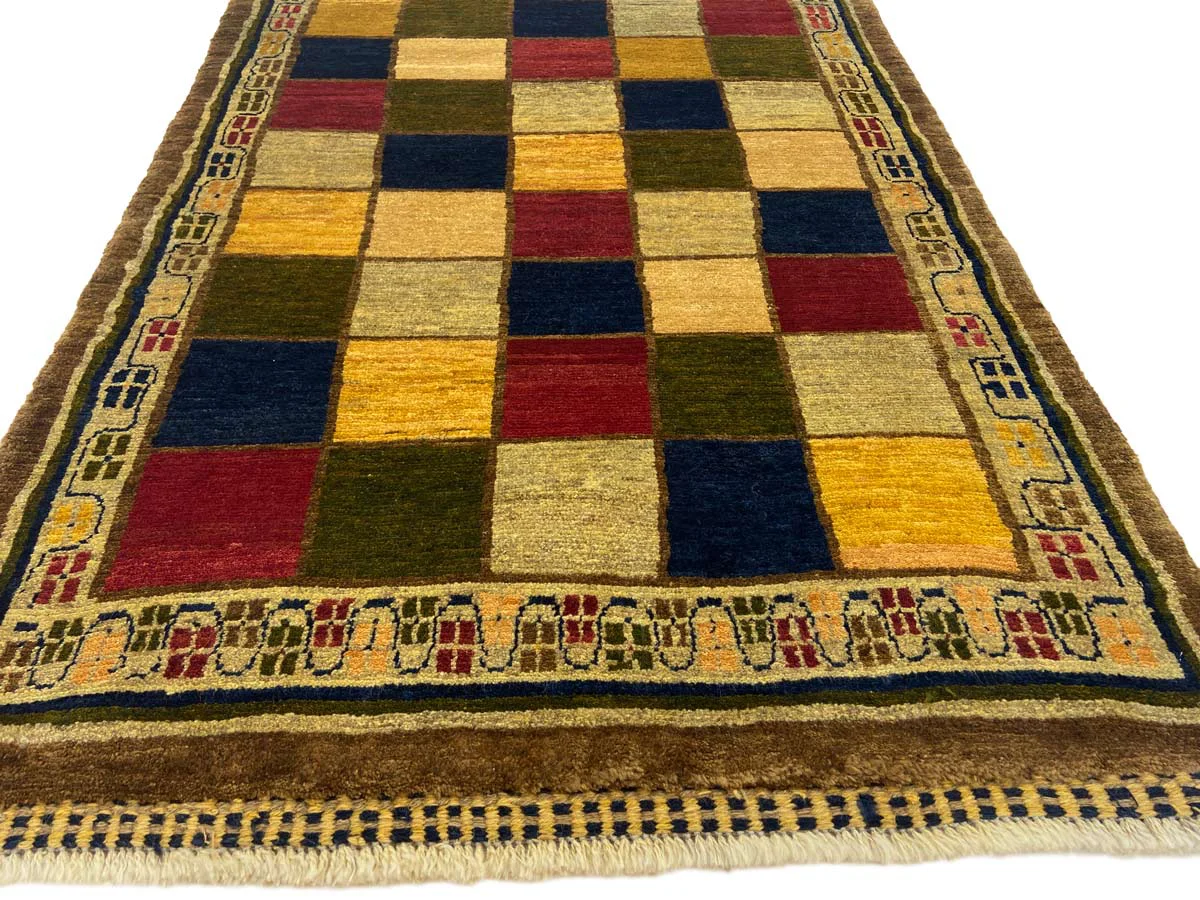 gabbeh-145-x-105-cm-gabbeh-shuli-ausgefallene-muster-auf-glanzvoller-4 Perserteppich Fars 145 x 105 cm Wolle handgeknüpft