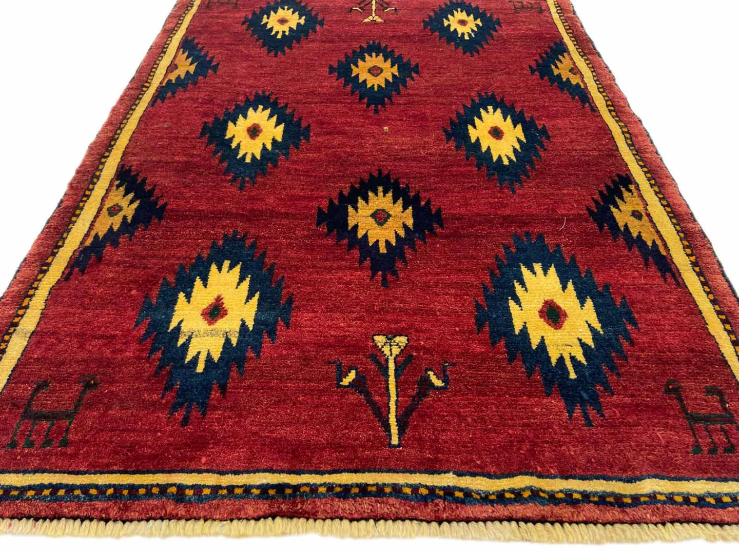 gabbeh-shuli-teppich-148-x-112-cm-ausgefallene-muster-knotendichte-90000-4 Perserteppich Fars 148 x 112 cm Wolle handgeknüpft