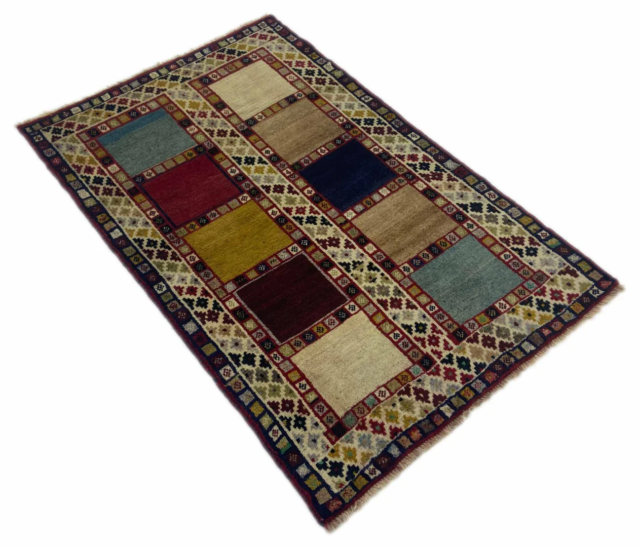 gabbeh-153-x-100-cm-gabbeh-shuli-mit-ausgefallenen-mustern-knotendichte-2 Perserteppich Fars 153 x 100 cm Wolle handgeknüpft