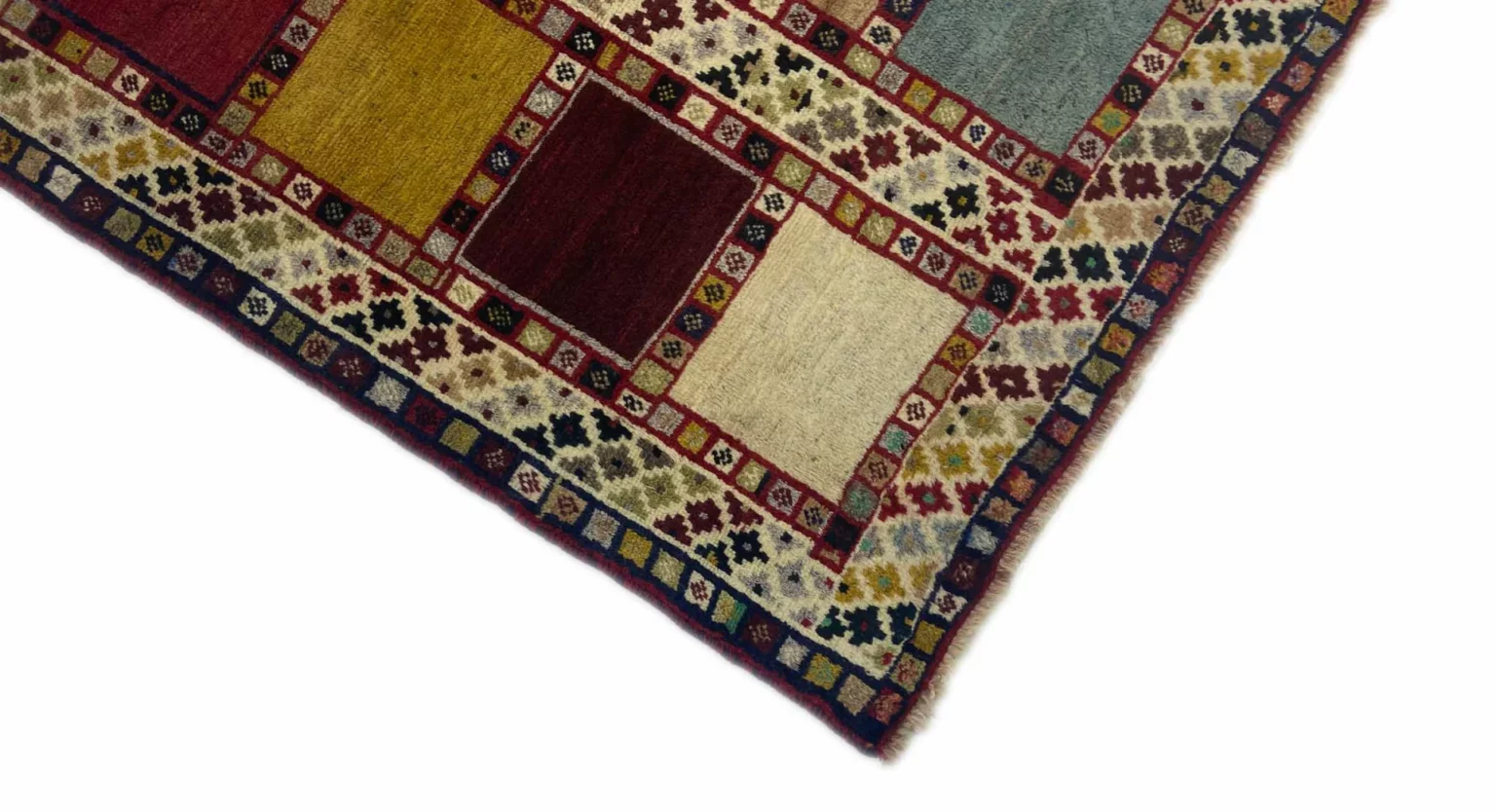 gabbeh-153-x-100-cm-gabbeh-shuli-mit-ausgefallenen-mustern-knotendichte-3 Perserteppich Fars 153 x 100 cm Wolle handgeknüpft