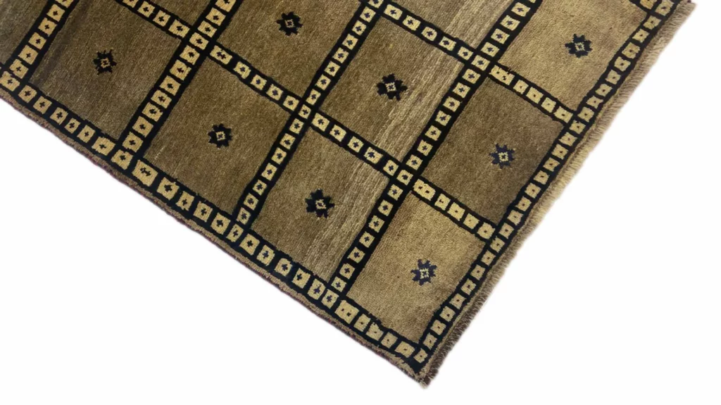 gabbeh-shuli-teppich-175-x-92-cm-ausgefallene-muster-knotendichte-90000-1-3 Perserteppich Fars 175 x 92 cm Wolle handgeknüpft