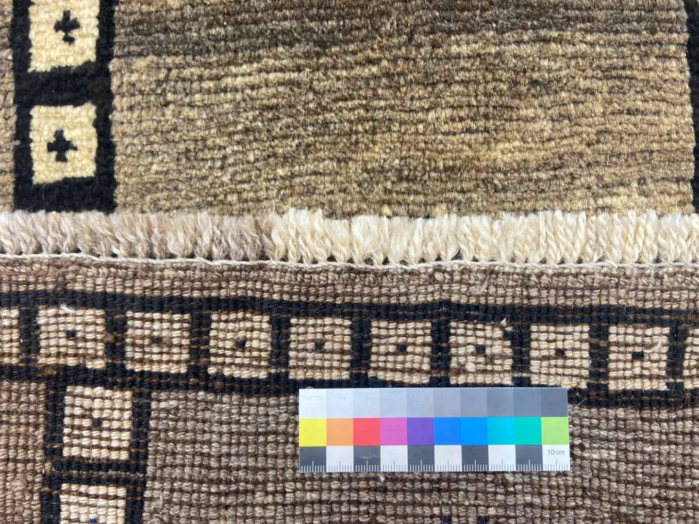 gabbeh-shuli-teppich-175-x-92-cm-ausgefallene-muster-knotendichte-90000-1-4 Perserteppich Fars 175 x 92 cm Wolle handgeknüpft