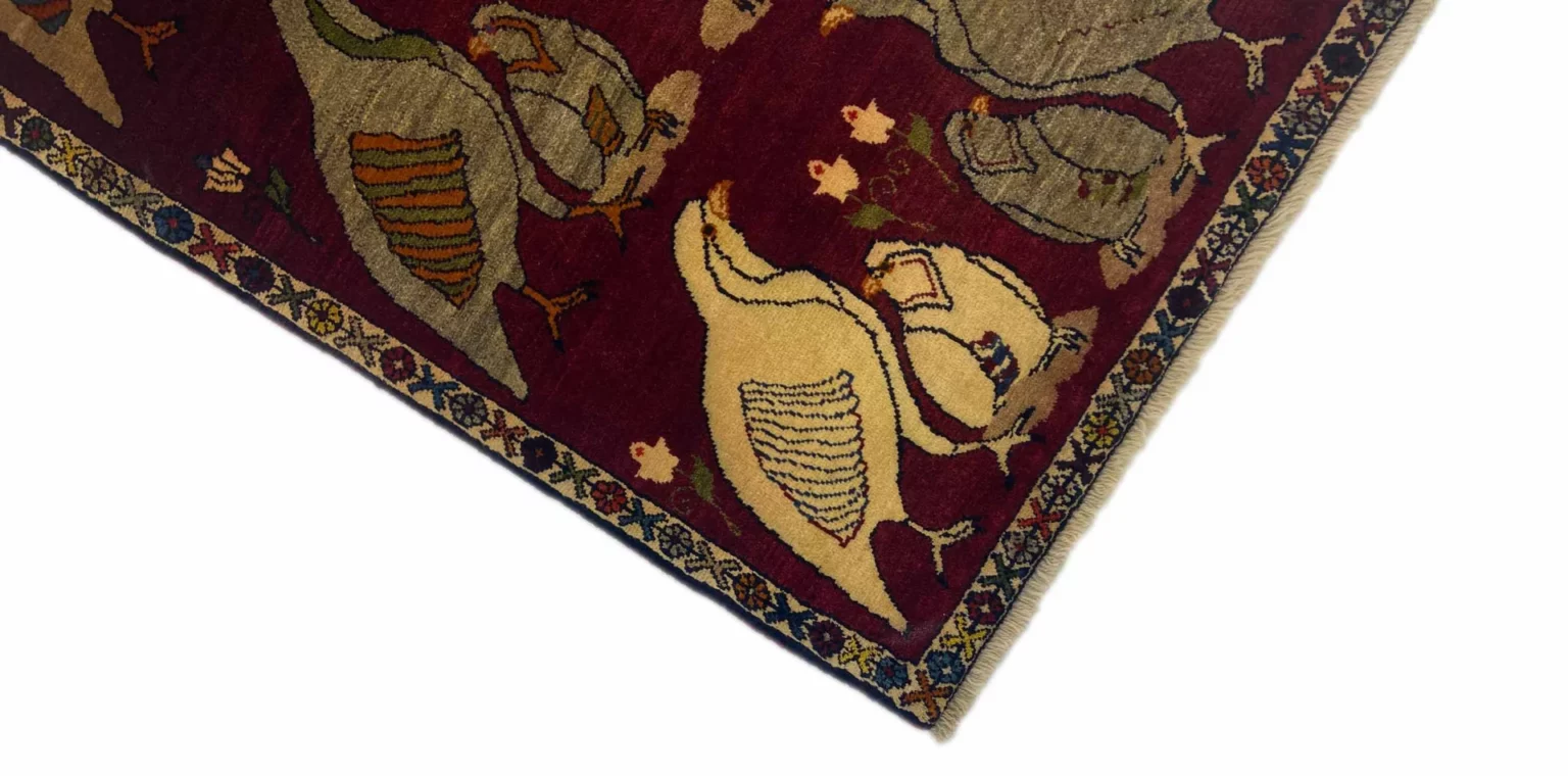 gabbeh-shuli-teppich-193-x-85-cm-ausgefallene-muster-knotendichte-90000-3 Perserteppich Fars 193 x 85 cm Wolle handgeknüpft