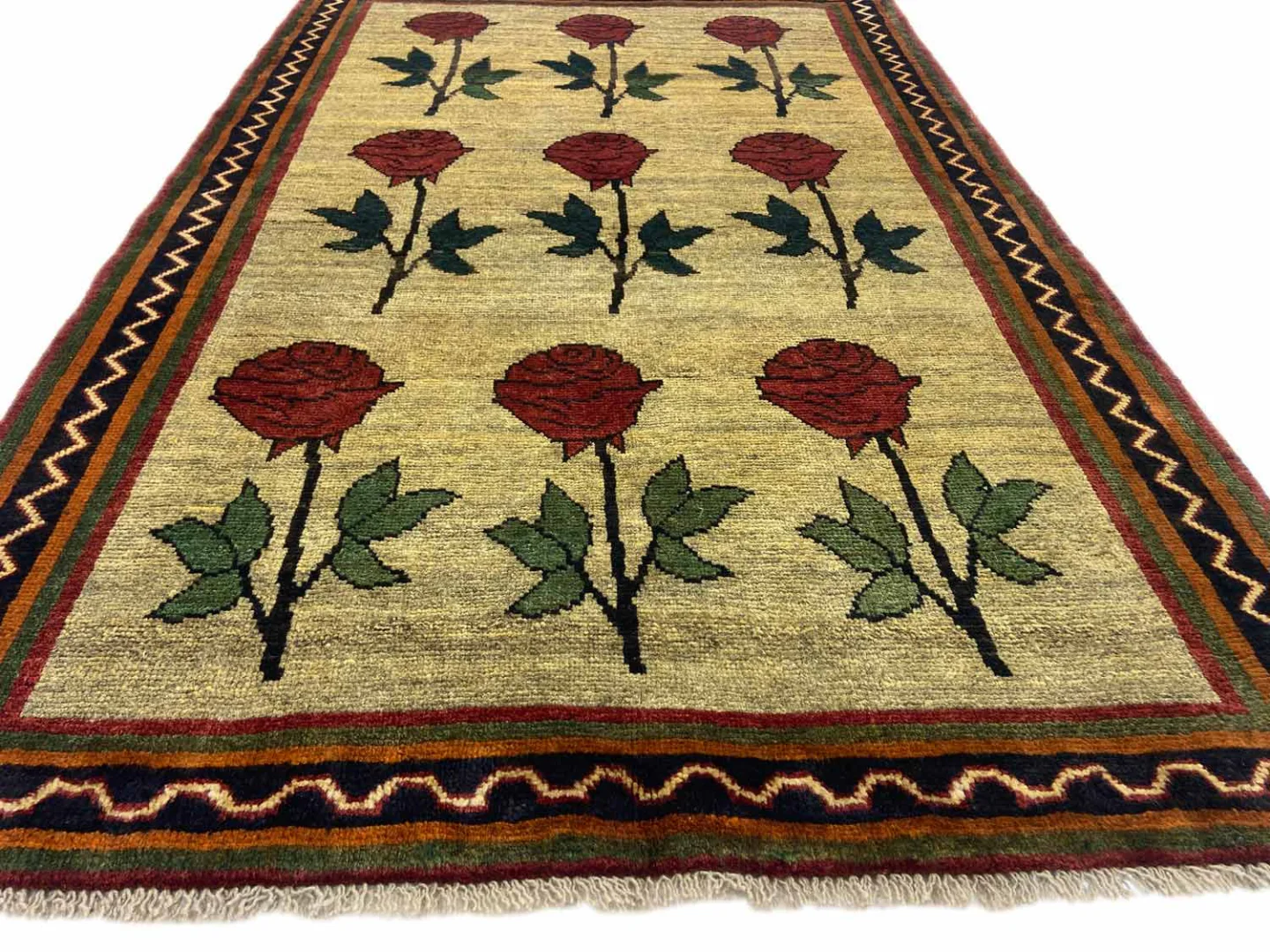 gabbeh-193-x-121-cm-gabbeh-shuli-mit-ausgefallenen-mustern-knotendichte-1-4 Perserteppich Fars 193 x 121 cm Wolle handgeknüpft