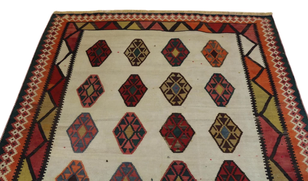 kelim-263-x-172-cm-wunderschoner-gewebter-teppich-mit-identischem-muster-2 Perserteppich Fars 263 x 172 cm handgewebt