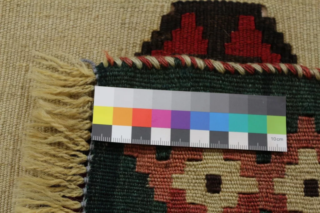 kelim-263-x-172-cm-wunderschoner-gewebter-teppich-mit-identischem-muster-5 Perserteppich Fars 263 x 172 cm handgewebt