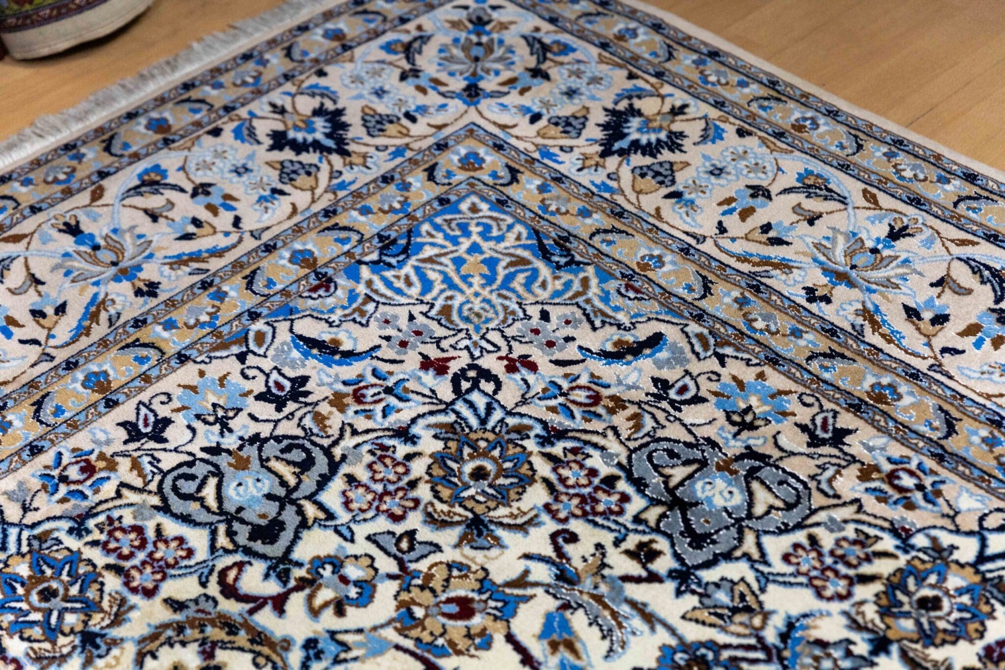 Perserteppich Nain 308 x 198 cm Wolle handgeknüpft (Verkauft)