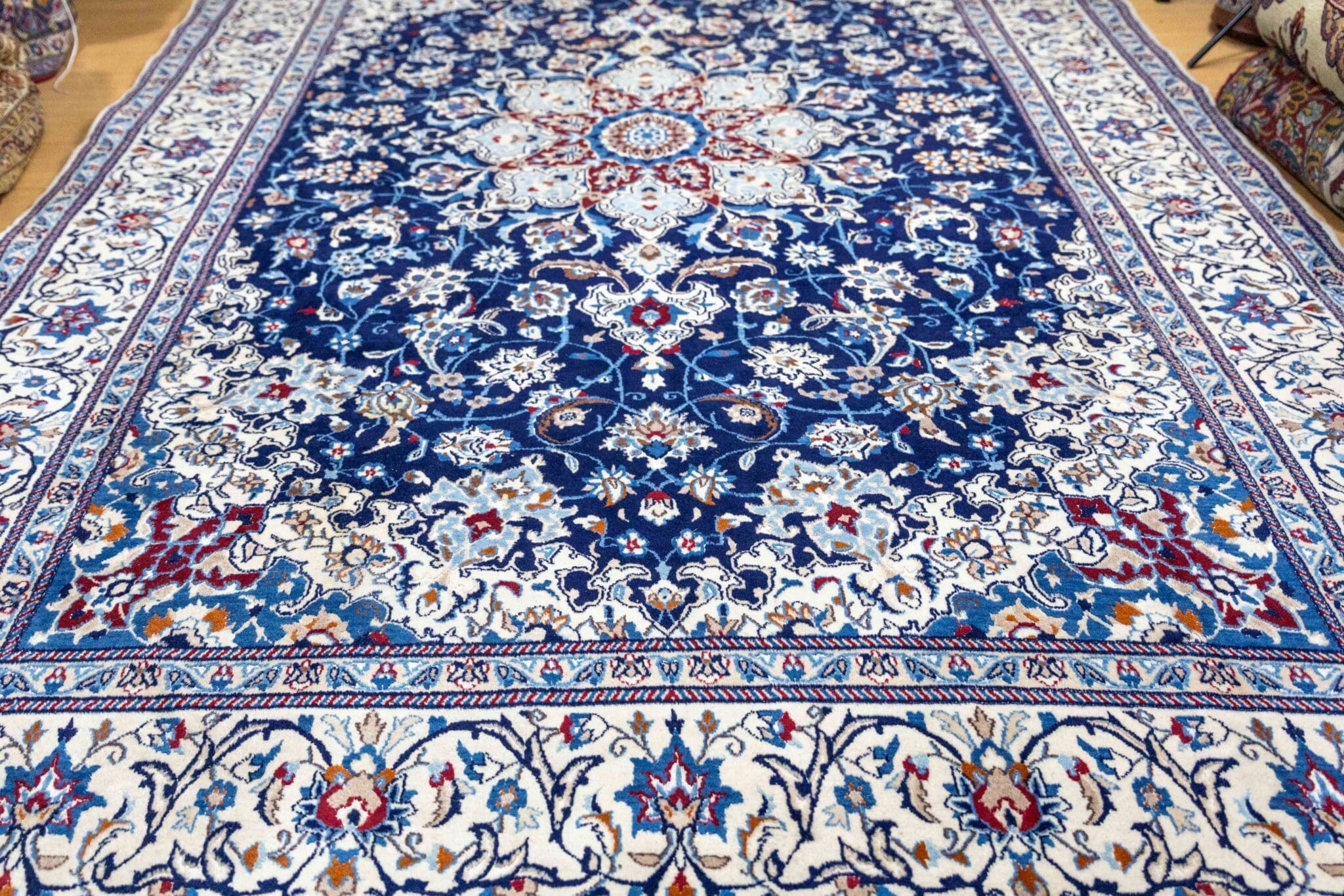 Perserteppich Nain 354x243 cm Wolle handgeknüpft