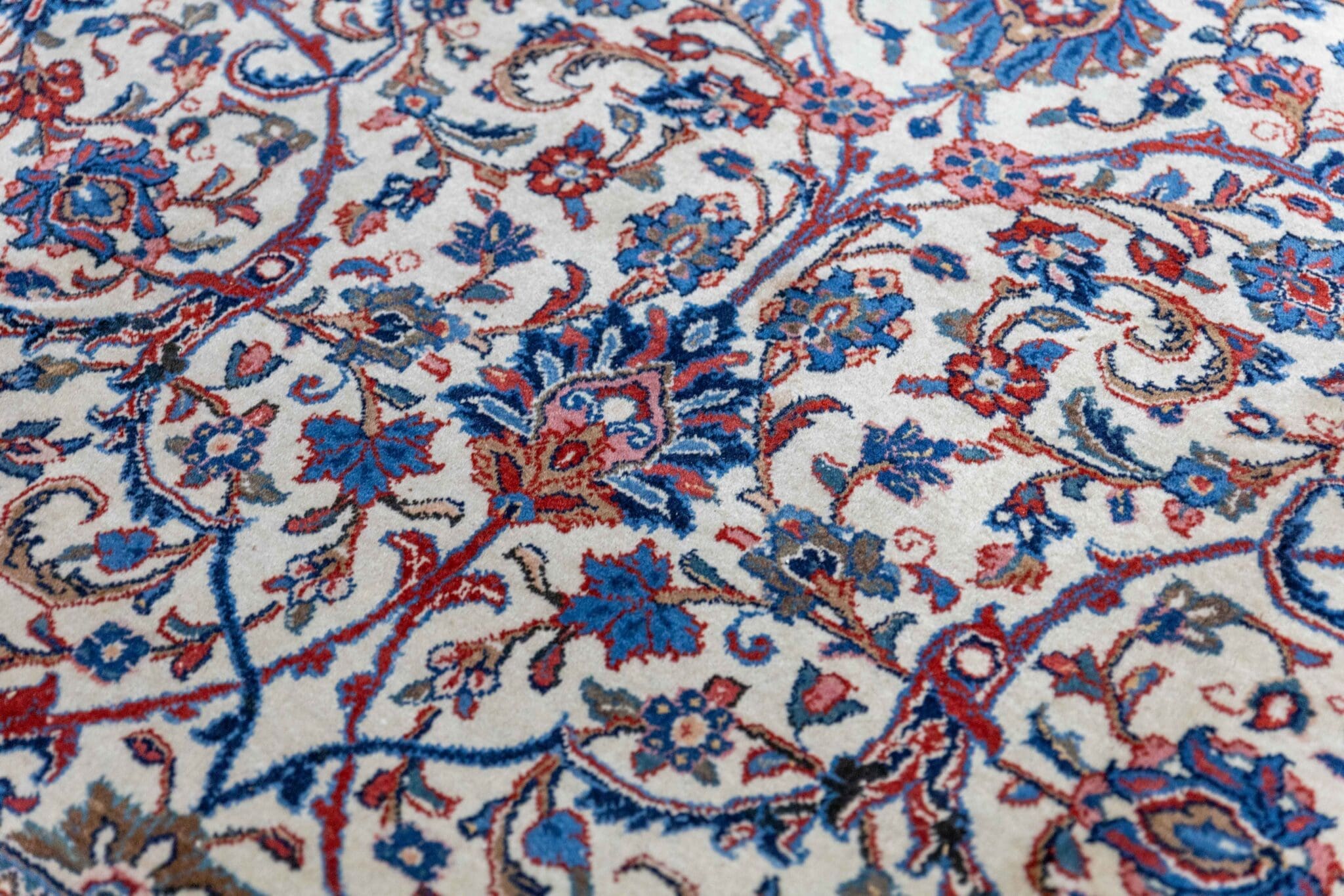 Perserteppich Sarough 319 x 227 cm handgeknüpft (Verkauft)