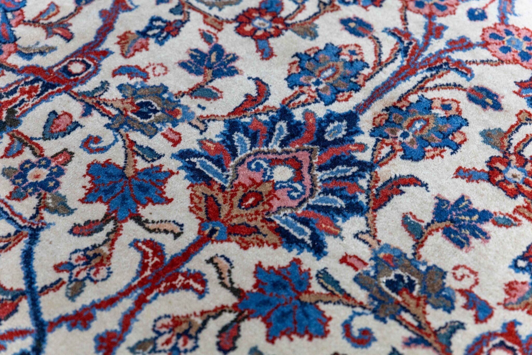 Perserteppich Sarough 319 x 227 cm handgeknüpft (Verkauft)