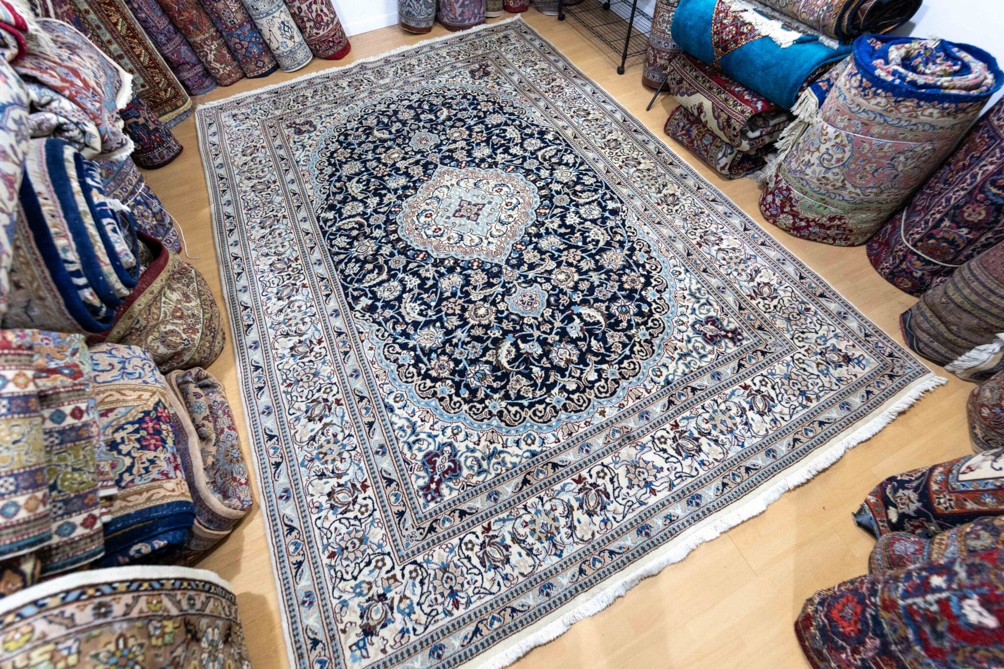 Perserteppich Nain 349x246 cm Wolle handgeknüpft