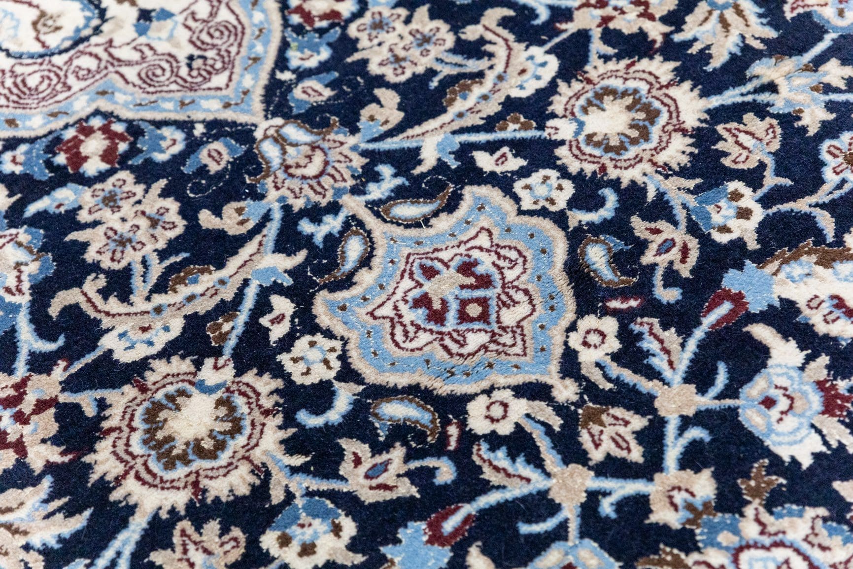 Perserteppich Nain 349x246 cm Wolle handgeknüpft