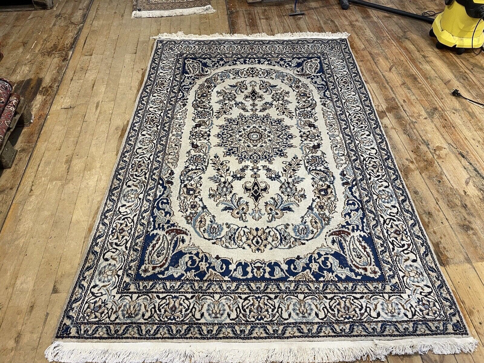 Perserteppich Nain 240x160 cm Wolle Seide handgeknüpft