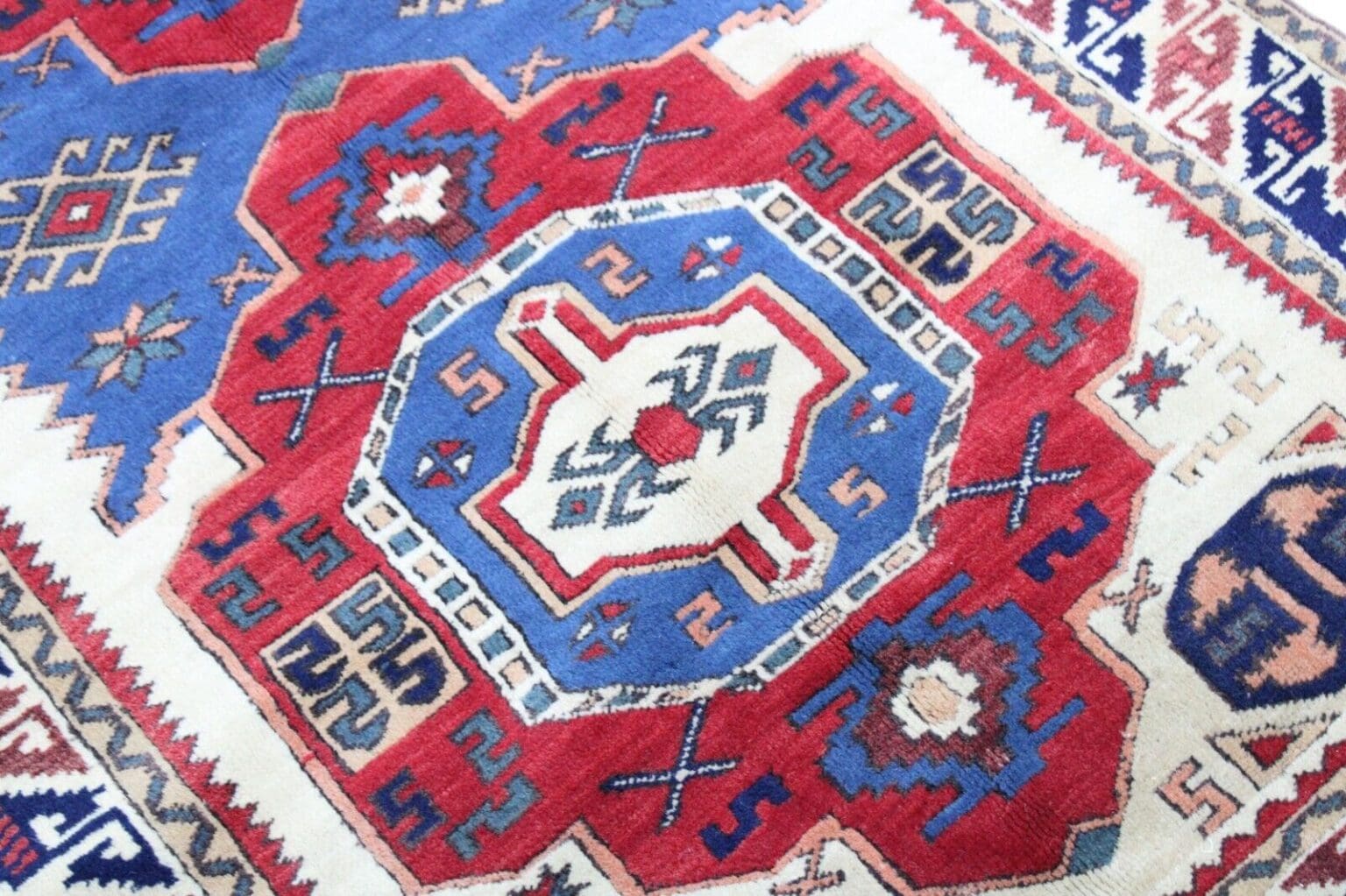 Orientteppich Kazak 184 x 122 cm Wolle handgeknüpft