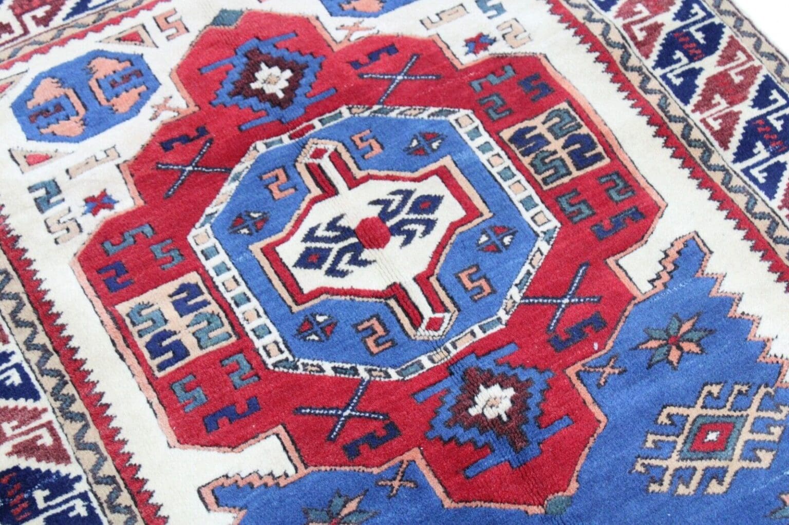 Orientteppich Kazak 184 x 122 cm Wolle handgeknüpft