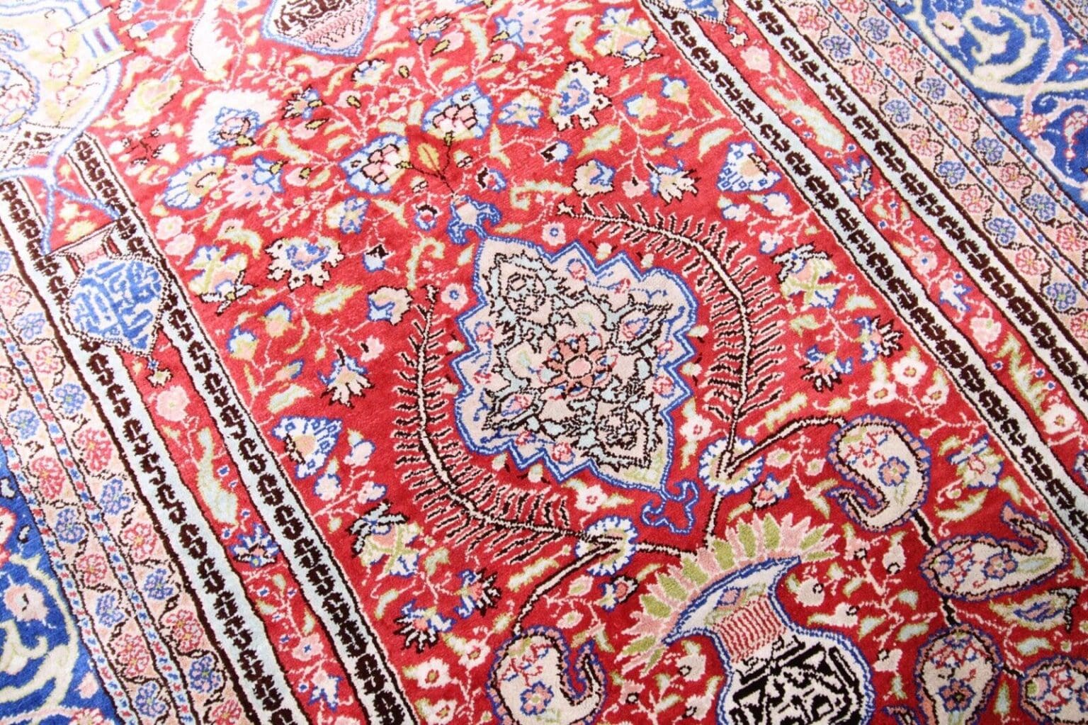 Orientteppich Hereke 184 x 122 cm Seide handgeknüpft