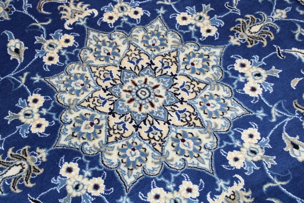 Perserteppich Nain 237 x 170 cm Wolle handgeknupft