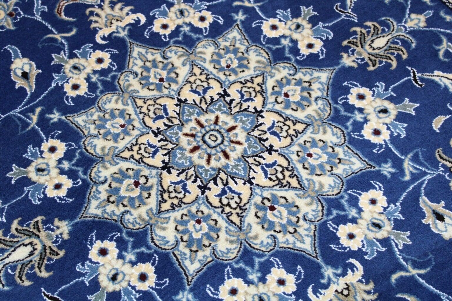 Perserteppich Nain 237 x 170 cm Wolle handgeknupft
