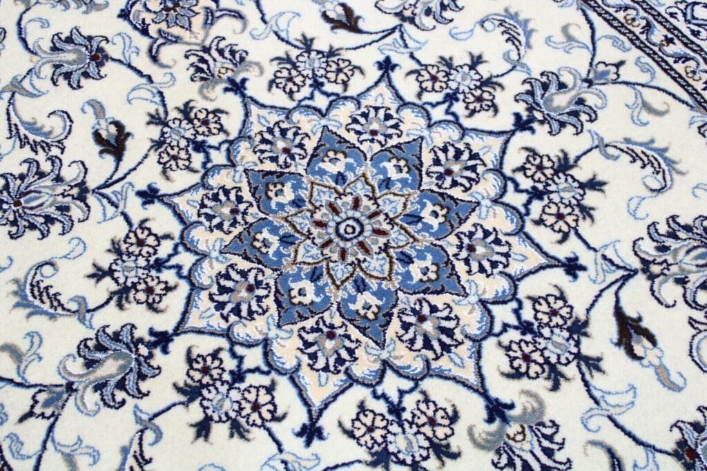 Perserteppich Nain 234 x 163 cm Wolle handgeknüpft