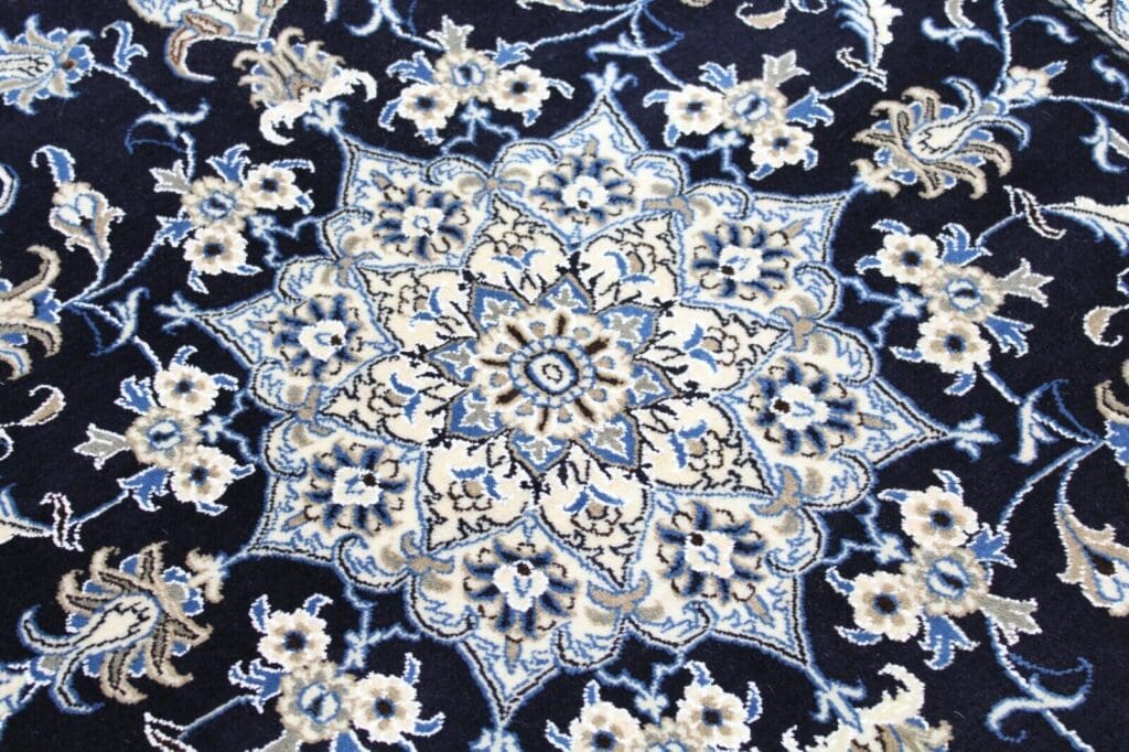 Perserteppich Nain 234 x 166 cm Wolle handgeknüpft