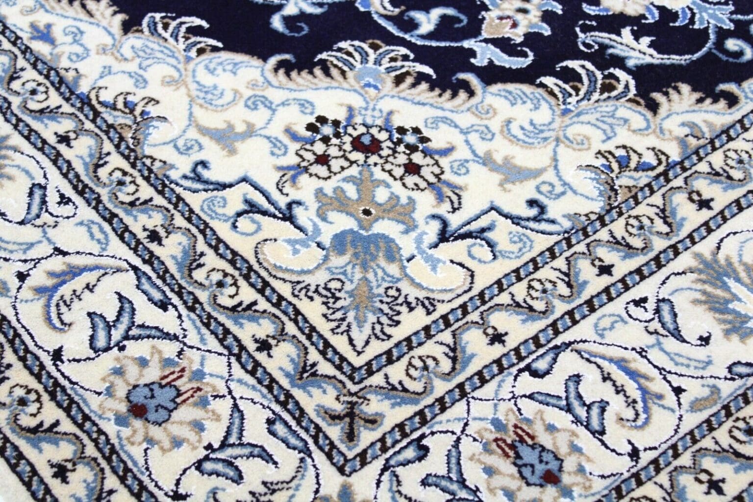 Perserteppich Nain 240 x 169 cm Wolle handgeknüpft