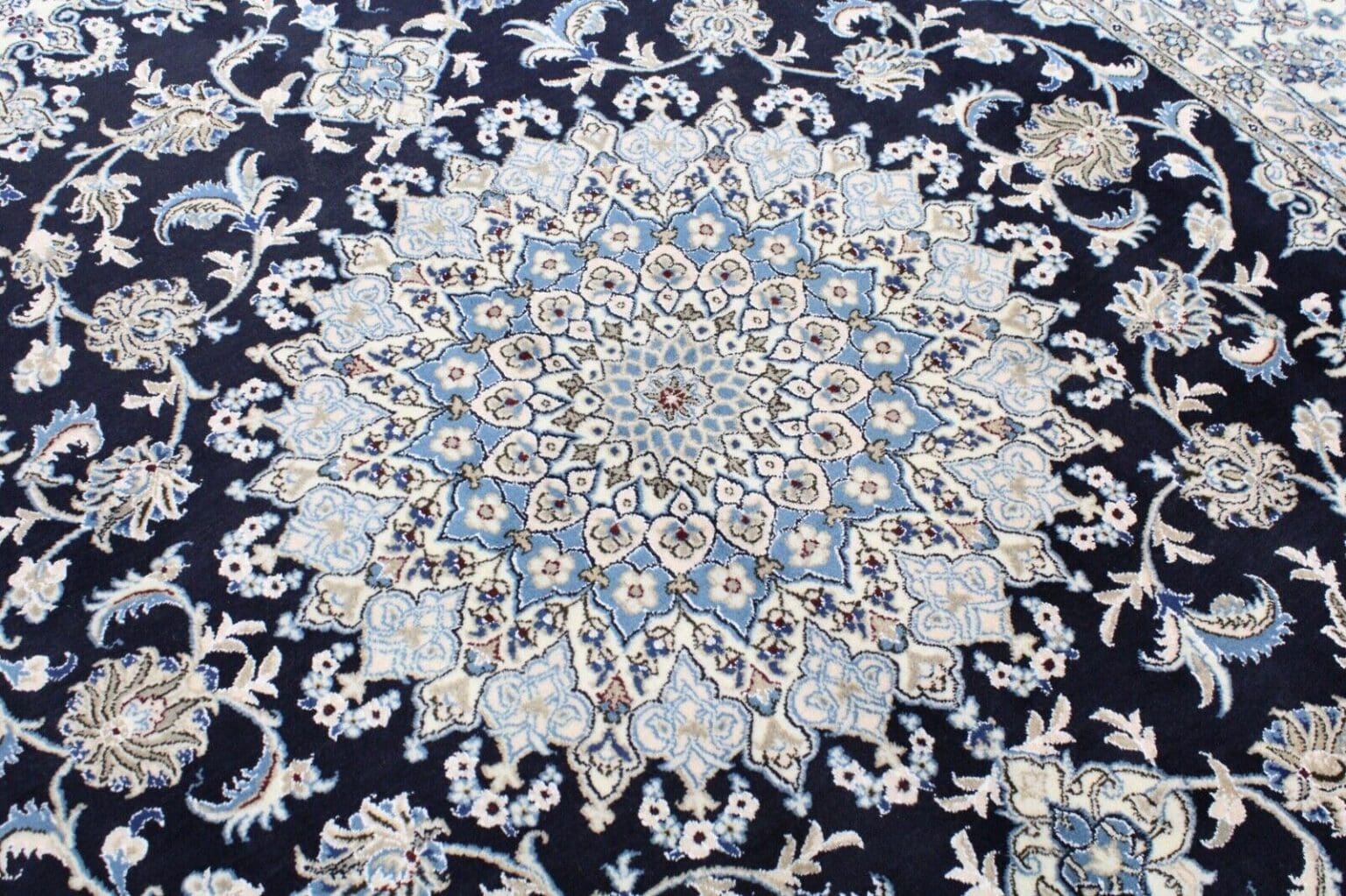 Perserteppich Nain 296 x 244 cm Wolle handgeknüpft