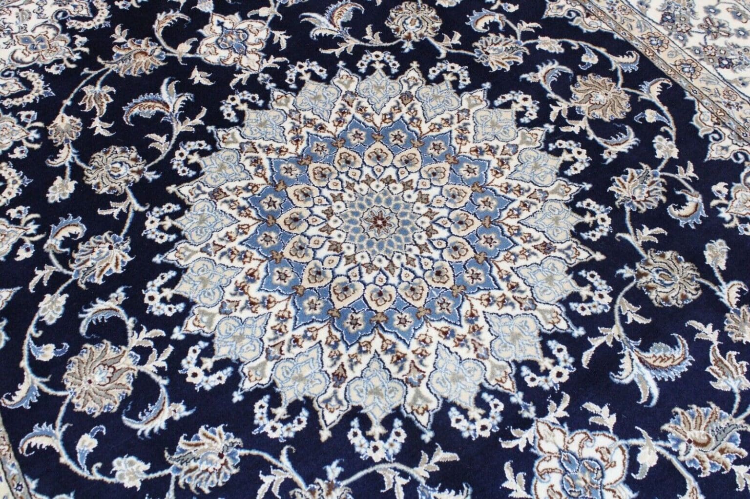 Perserteppich Nain 304 x 244 cm Wolle handgeknüpft