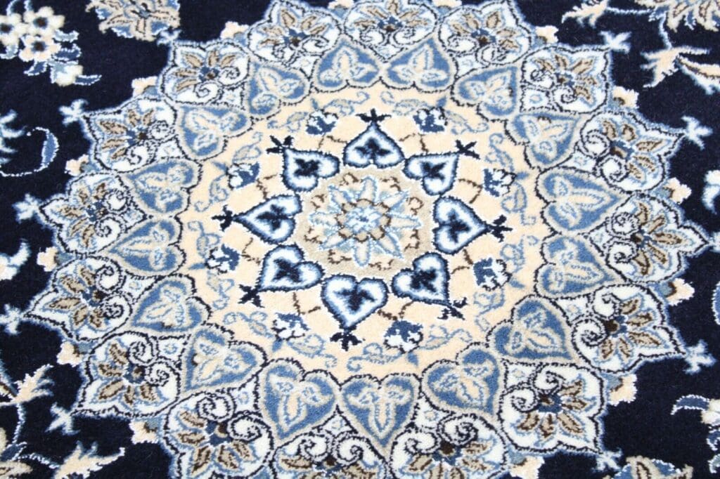 Perserteppich Nain 283 x 193 cm Wolle handgeknüpft
