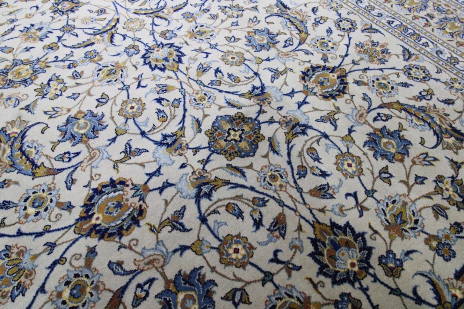 Perserteppich Keshan 347 x 239 cm Wolle handgeknüpft