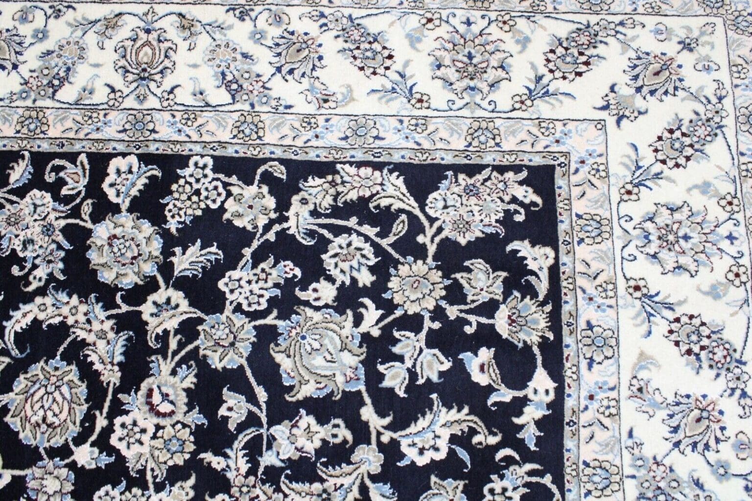 Perserteppich Nain 355 x 244 cm Wolle handgeknüpft
