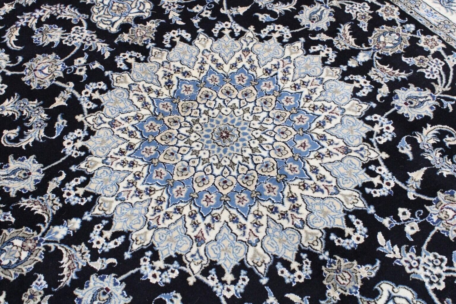 Perserteppich Nain 351 x 245 cm Wolle handgeknüpft