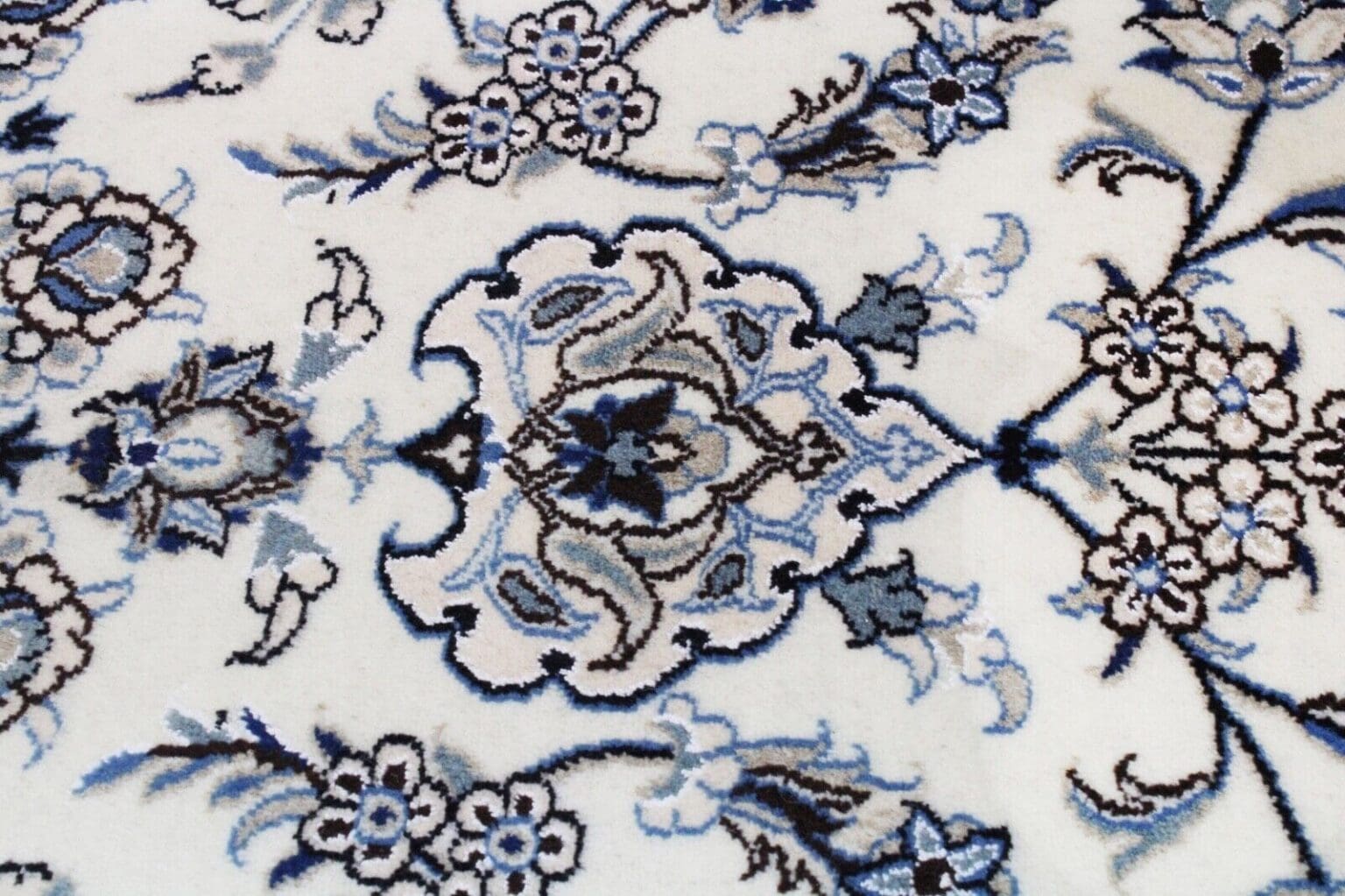 Perserteppich Nain 347 x 247 cm Wolle handgeknüpft
