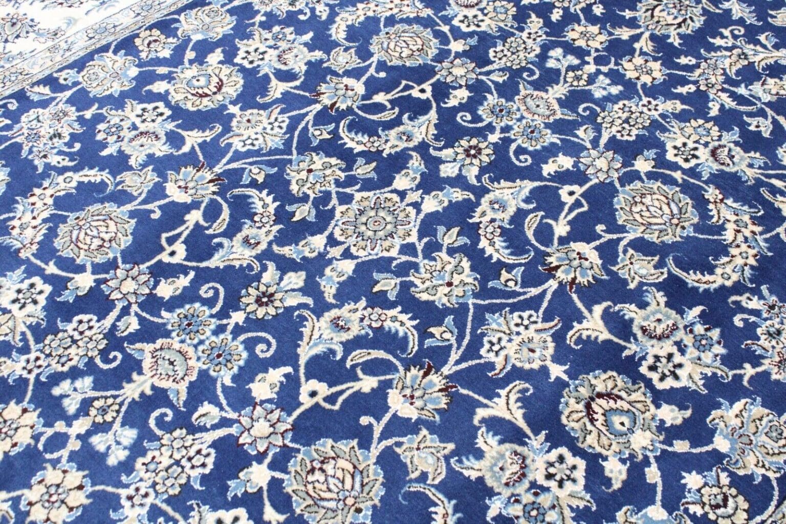 Perserteppich Nain 344 x 246 cm Wolle handgeknüpft