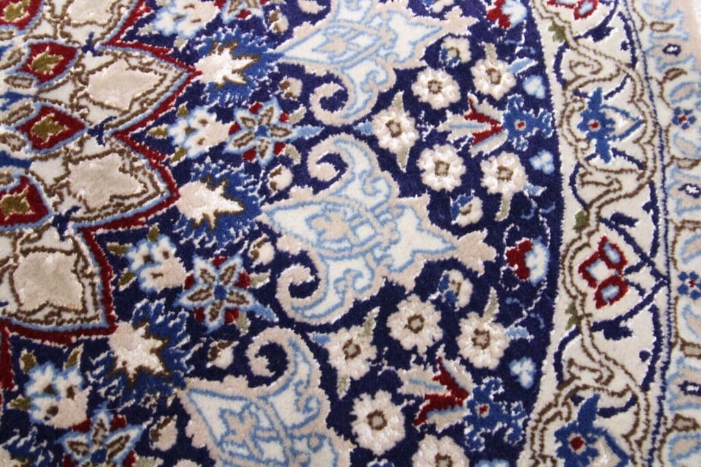 perserteppich-nain-9la-105x105-cm-seide-handgeknupft-100-handarbeit-2 Perserteppich Nain 9La 105 x 105 cm Seide handgeknüpft