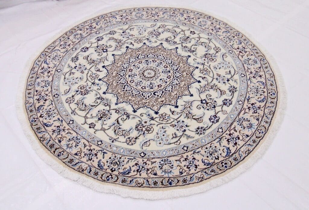 perserteppich-150x150-cm-nain-9la-mit-seide-handgeknupft-1 Perserteppich Nain 150 x 150 cm Wolle Seide handgeknüpft