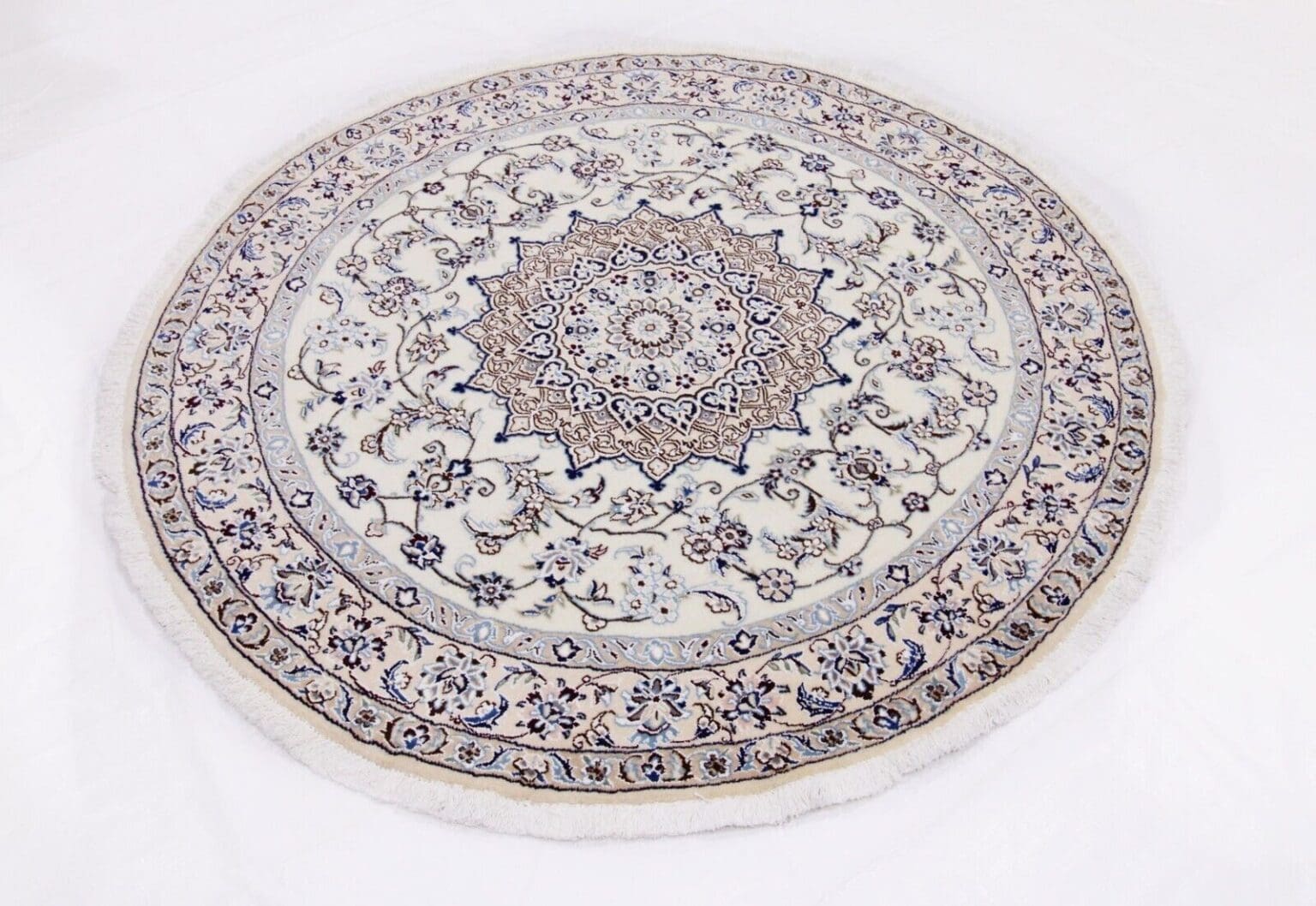 perserteppich-150x150-cm-nain-9la-mit-seide-handgeknupft-2 Perserteppich Nain 150 x 150 cm Wolle Seide handgeknüpft