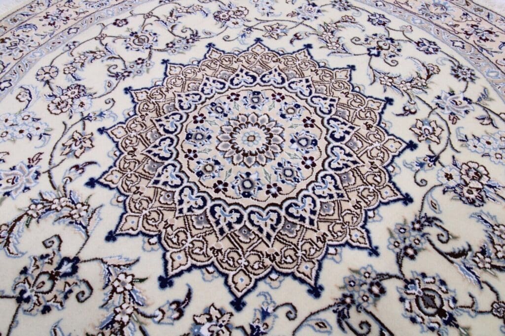 perserteppich-150x150-cm-nain-9la-mit-seide-handgeknupft-4 Perserteppich Nain 150 x 150 cm Wolle Seide handgeknüpft