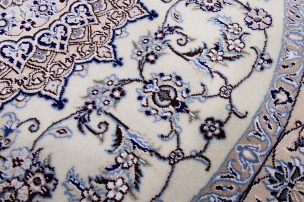 perserteppich-150x150-cm-nain-9la-mit-seide-handgeknupft-5 Perserteppich Nain 150 x 150 cm Wolle Seide handgeknüpft
