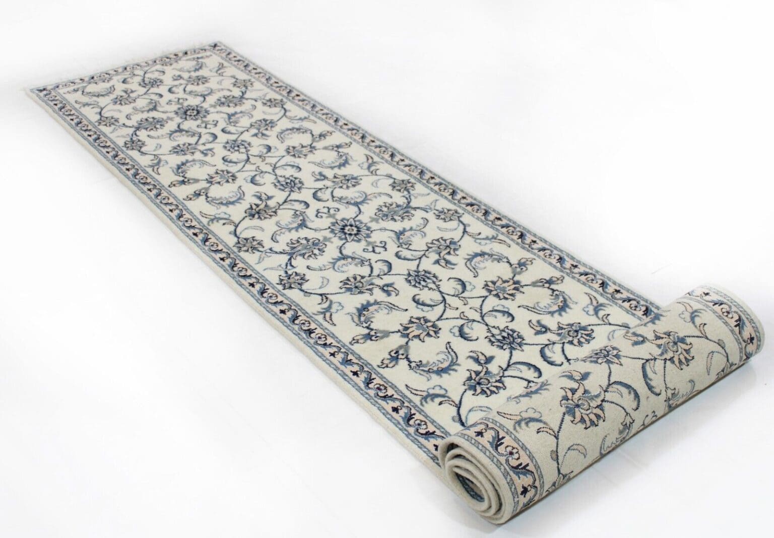Perserteppich Nain 382 x 77 cm Wolle handgeknüpft