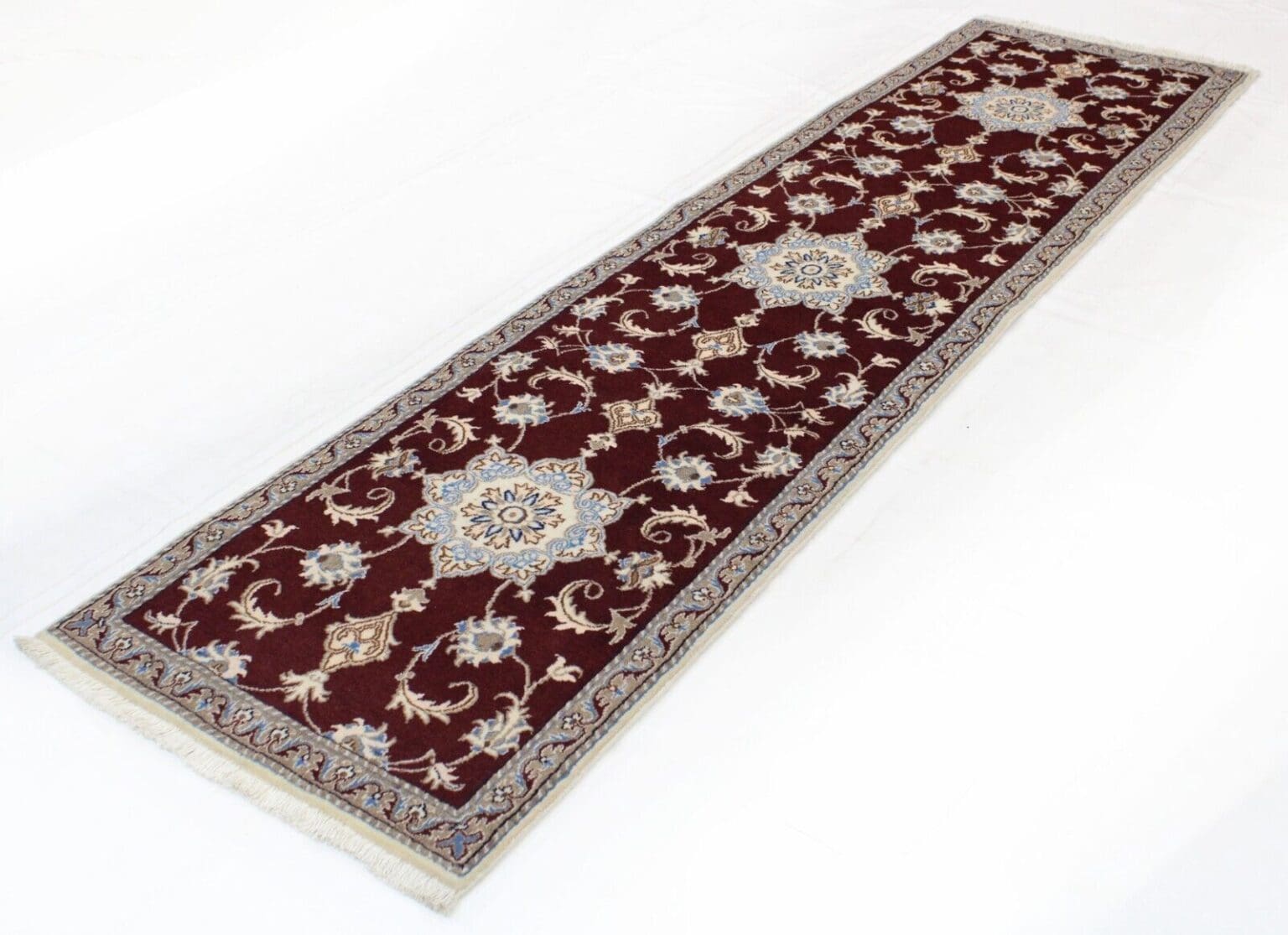 Perserteppich Nain 297 x 79 cm Wolle handgeknüpft
