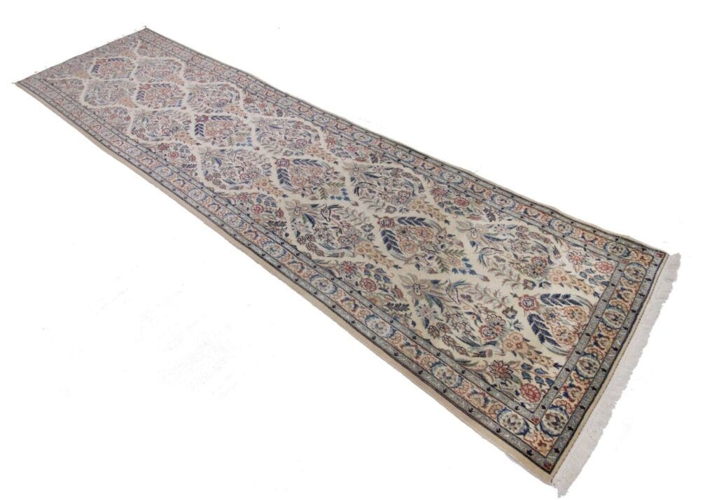 Perserteppich Nain 350 x 85 cm Seide handgeknüpft