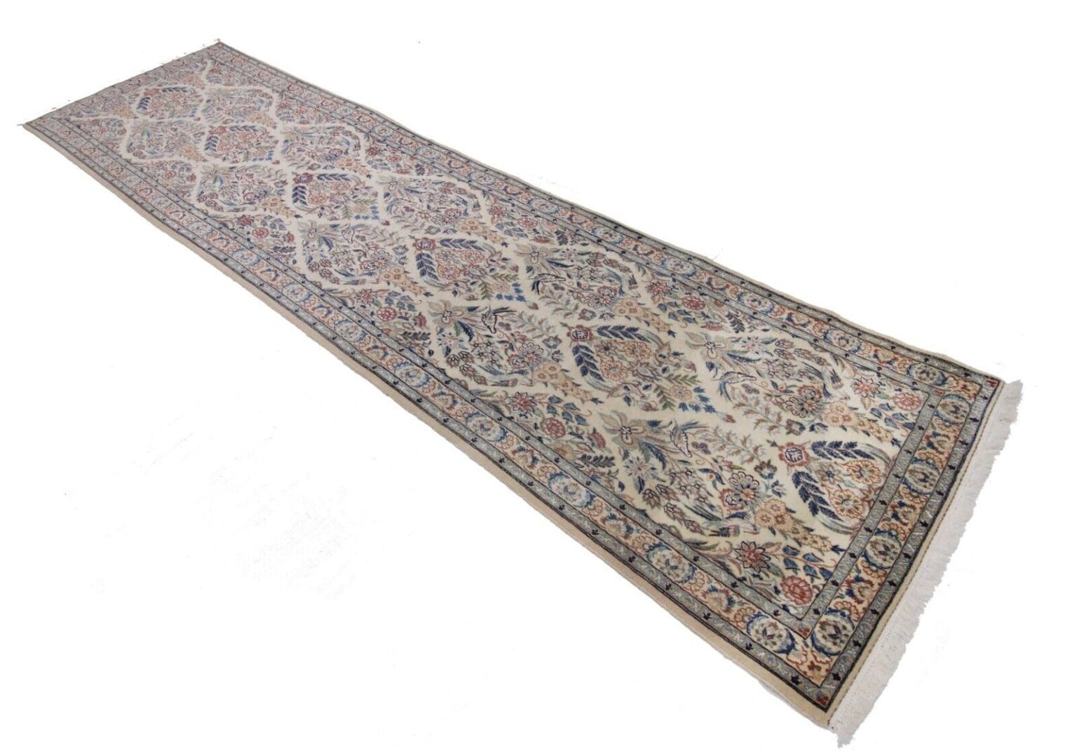 Perserteppich Nain 350 x 85 cm Seide handgeknüpft