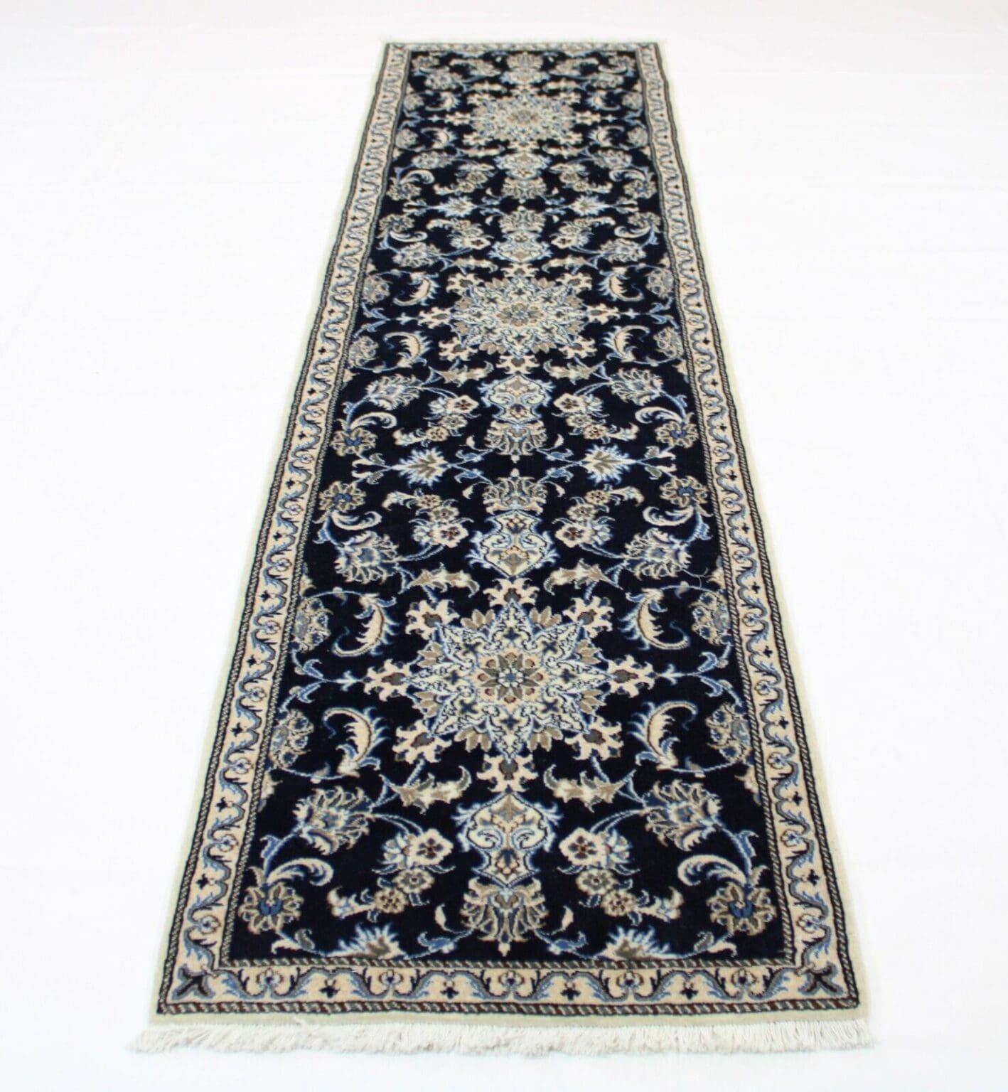 Perserteppich Nain 295 x 76 cm Wolle handgeknüpft