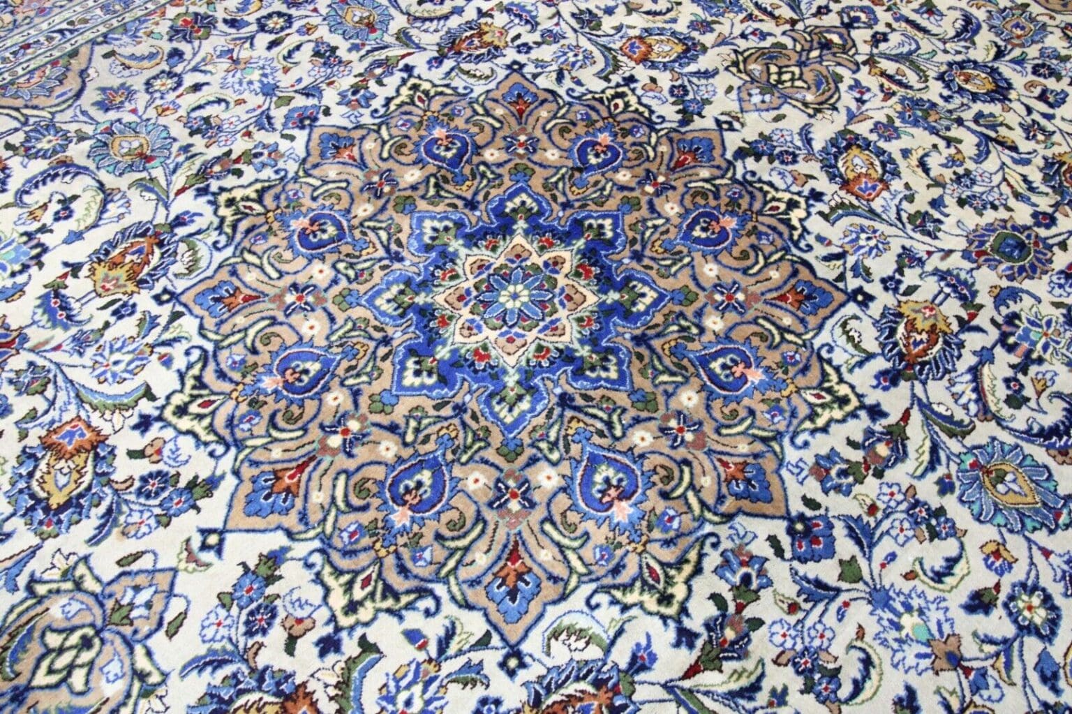Perserteppich Kashmar 375 x 278 cm Wolle handgeknüpft