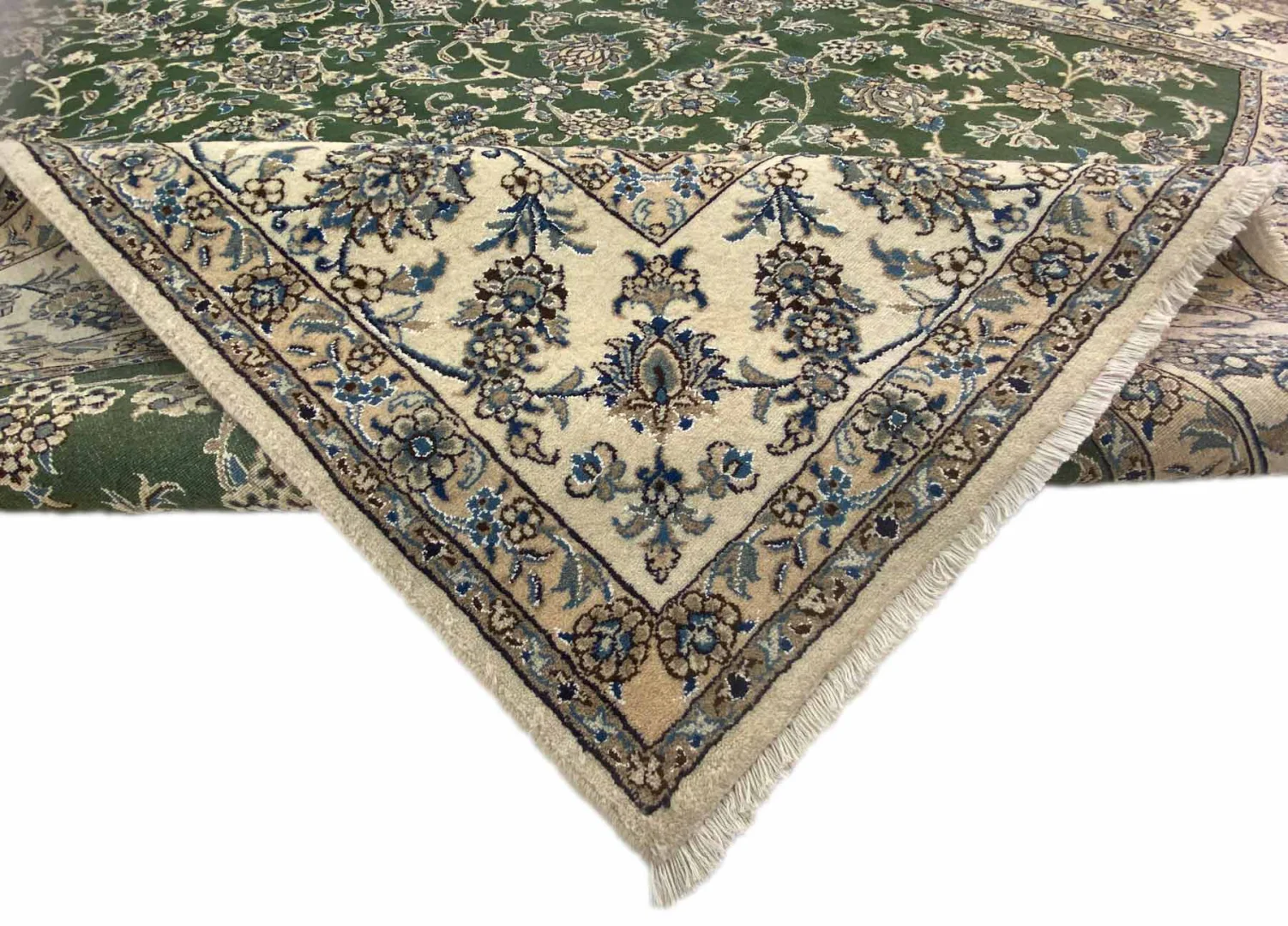 Perserteppich Nain 352 x 245 cm Wolle handgeknüpft