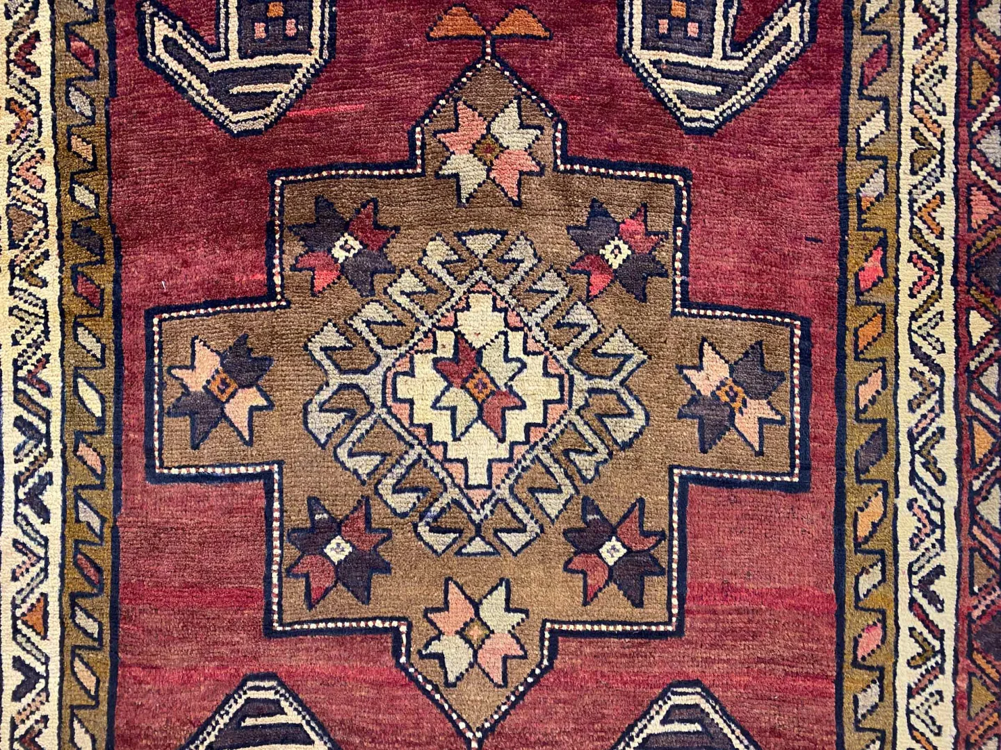 Perserteppich Meshkin 385 x 116 cm Wolle handgeknüpft